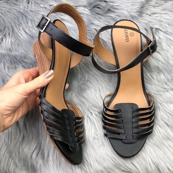 New Susina Terra Black Leather Wedge Sandal - Picture 2 of 9